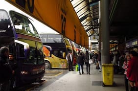 Gremio de buses critica al gobierno y dice que “hace décadas” no se invierte en infraestructura de terminales