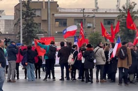 Jadue recibe muestras de apoyo en el Centro de Justicia