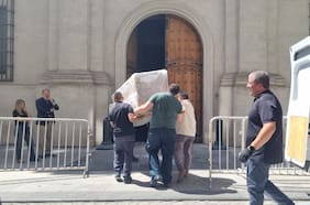 Llegó la cama y los veladores: hoy el Presidente Kast duerme en La Moneda