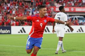 “Debió estar, aunque fuera el jugador 24″: critican a Gareca por no citar a Nicolás Guerra, figura de la Roja ante Panamá