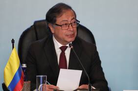 Fiscalía colombiana abre investigación por escuchas ilegales en el gobierno de Gustavo Petro