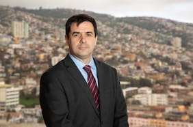 Tras roces con presidentes de la Cámara y el Senado, director de Biblioteca del Congreso presenta renuncia