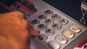 El delito que migró de país: Represión alemana desplaza hacia Austria a los ladrones holandeses de cajeros automáticos