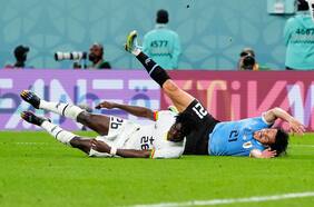 Castrilli se indigna por la presunta infracción sobre a Cavani: “Increíble que Uruguay haya quedado fuera por este penal”