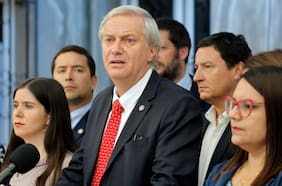 Republicanos sale en defensa de Kast y devuelve el golpe al gobierno