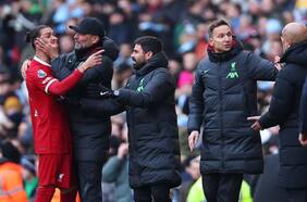 Tuvo que intervenir Jurgen Klopp: el intenso cruce entre Darwin Núñez y Pep Guardiola