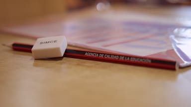 Hasta $75 mil al día: ¿Cómo postular para ser examinador del Simce 2026?