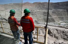 BHP acude a la Dirección del Trabajo para buscar acuerdo y desactivar huelga en Minera Spence
