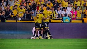 “No está enfocado”: la caída de Byron Castillo, el viejo conocido con el que la UC se encuentra en la Libertadores