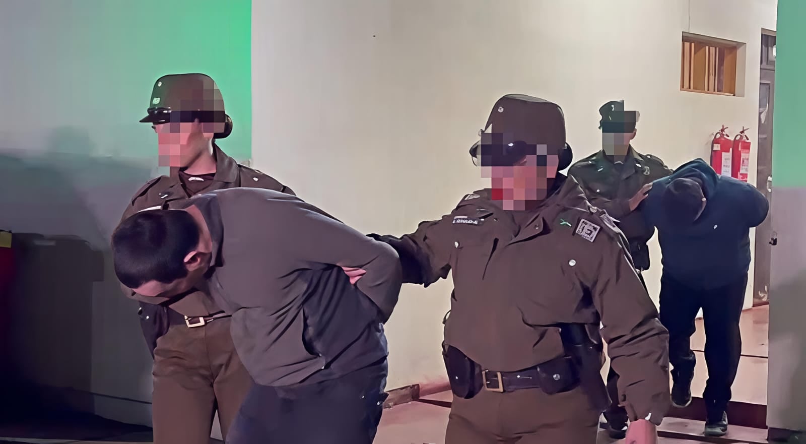 Persecución policial termina con dos detenidos tras intento de homicidio contra carabineros en Peñalolén