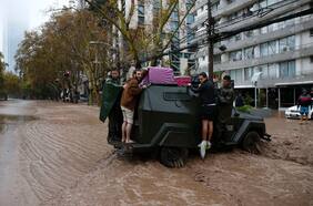 Costanera Norte abre arbitraje contra Chilena Consolidada por no pago de seguros en colapso del Mapocho en 2016