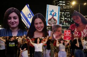 El dramático video de las soldados israelíes secuestradas que obligó a Netanyahu a retomar los contactos con Hamas