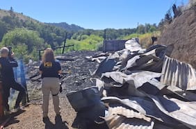 PDI indaga posible atentado incendiario en Angol: tres cabañas resultaron quemadas en centro turístico