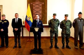 De la Espriella renueva la cúpula militar de Colombia para “ganar la guerra al narcoterrorismo”