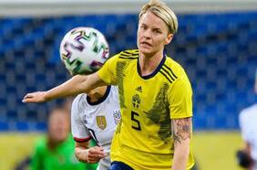 La grave denuncia de exfutbolista sueca que remece a la FIFA: “Tuvimos que enseñar nuestros genitales para jugar el Mundial”