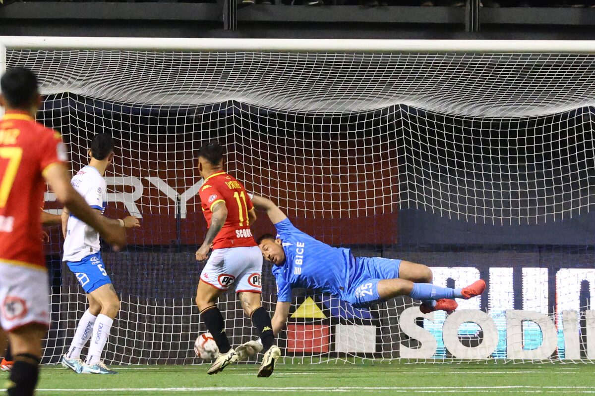 La UC pierde con 9 ante Unión Española y Zampedri no supera a Barrera - La Tercera