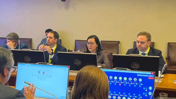 CFA advierte que proyecto de mayor endeudamiento acercaría su nivel al 44% del PIB y pide avanzar en medidas de financiamiento permanente