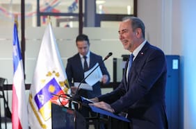De Grange promete seguir impulsando la electromovilidad en cuenta pública del MTT y expertos cuestionan sus anuncios