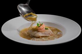 Caldillo de congrio: dónde probar la receta que Neruda plasmó en una oda