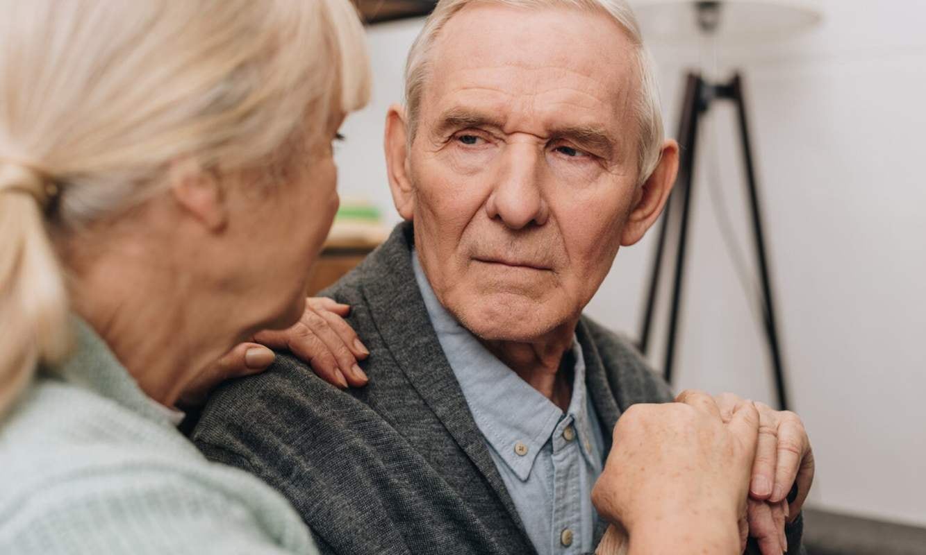 Soy neurólogo y estos son los primeros indicios de que una persona tiene Alzheimer