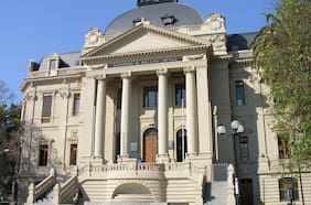 MAC UChile inicia su programación 2025 junto a 68 artistas nacionales e internacionales y 140 obras de su acervo