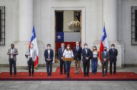 Piñera pide plazo de tres semanas para sellar acuerdo transversal