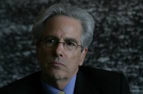 Arturo Valenzuela: “El legado más peligroso de la Constitución de Pinochet fue el hiperpresidencialismo”