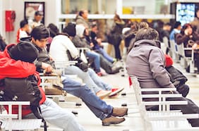 Encuestados evalúan con un 3,7 al sistema de salud público y 44% admite haber tenido problemas para conseguir una hora para atenderse