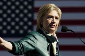 Hillary Clinton afirma haber sido consultada por OVNIs y el “Pizzagate” en su comparecencia ante el Congreso sobre Epstein