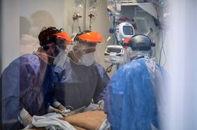 Avance de variante delta en Argentina: fallece “paciente cero” y autoridades aseguran que el país está “cerca” de la transmisión comunitaria