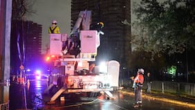 Alcalde de Cerro Navia apunta a una posible intervención de terceros tras muerte de hombre electrocutado por un poste energizado
