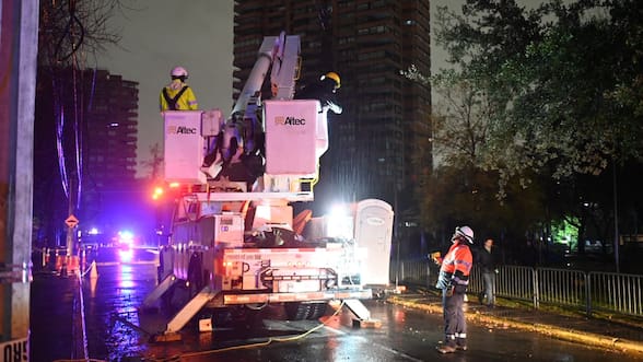 Alcalde de Cerro Navia apunta a una posible intervención de terceros tras muerte de hombre electrocutado por un poste energizado