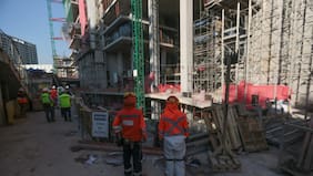 Guerra en Medio Oriente presiona precios: empresas anticipan alzas y contienen contrataciones, según el Banco Central