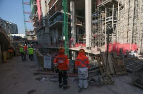 Guerra en Medio Oriente presiona precios: empresas anticipan alzas y contienen contrataciones, según el Banco Central