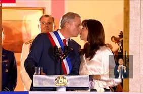 “¡El beso, el beso!”: La muestra de afecto entre el Presidente Kast y la primera dama Adriasola