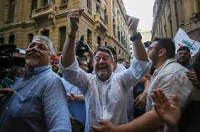 Oficialismo triunfa en la Metropolitana y Valparaíso y contiene avance de Chile Vamos