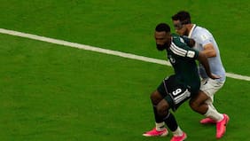 Bielsa no puede festejar en su regreso al Mundial: Arabia Saudita le arranca un amargo empate a Uruguay en su estreno