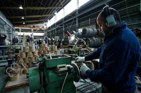 Economía crece 2,6% en el primer semestre y mercado ve PIB anual de 2,3% a 2,5%