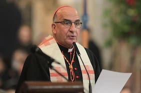 Con ausencia de Kast, Parisi y Artés: arzobispo Chomali se reúne con aspirantes a La Moneda