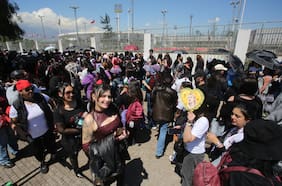 Carabineros reporta 15 detenidos por estafa y más de dos mil controles durante conciertos de BTS en el Estadio Nacional
