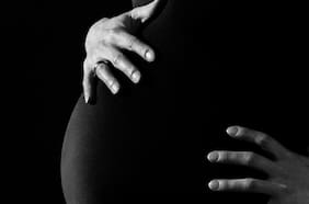 Embarazo después de los 45 años: en 2020, más de 700 mujeres en Chile fueron madres sobre esa edad