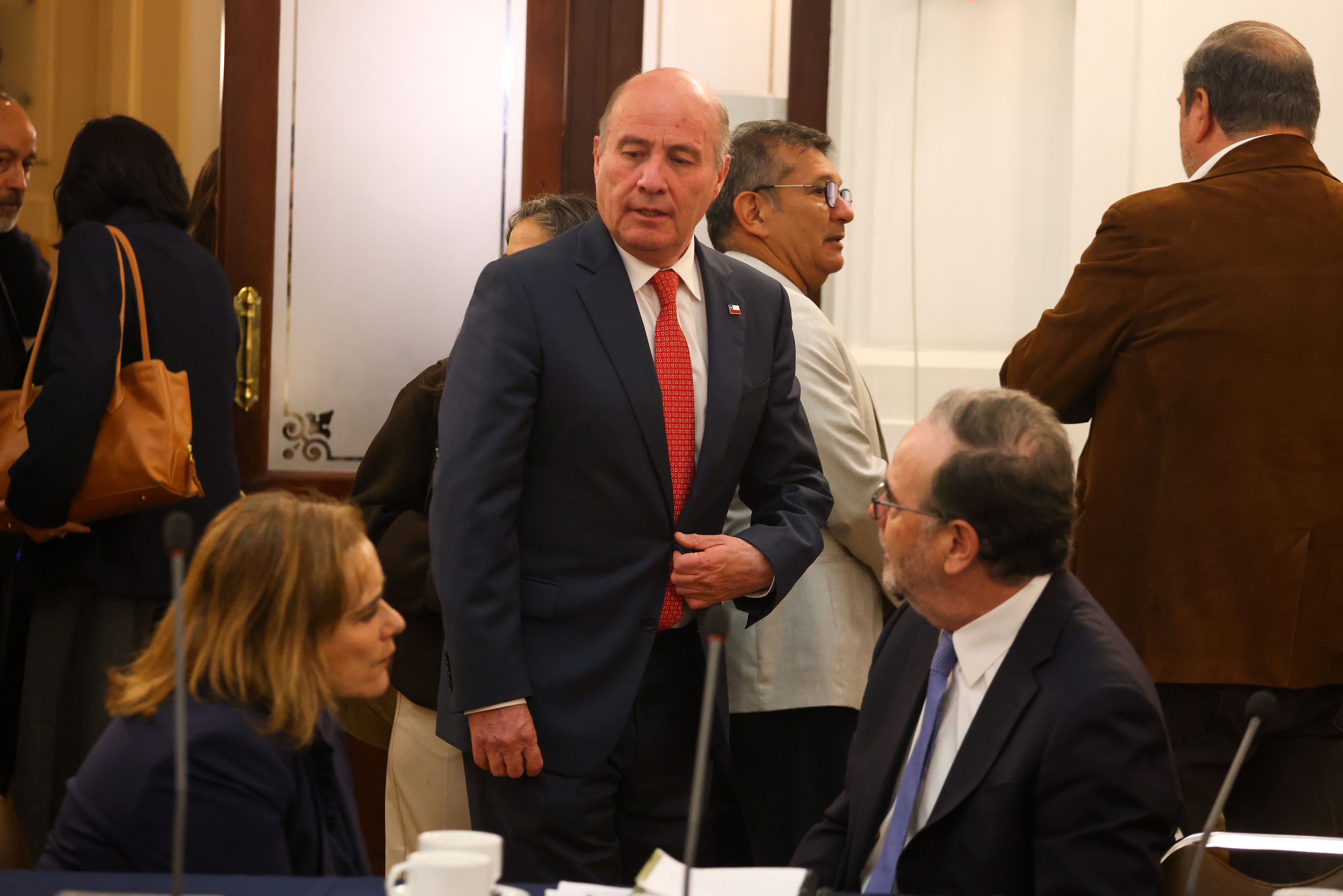 Ministro Quiroz da señales de calma al Mindep por el Presupuesto 2027: “Deporte no baja, le digo altiro”