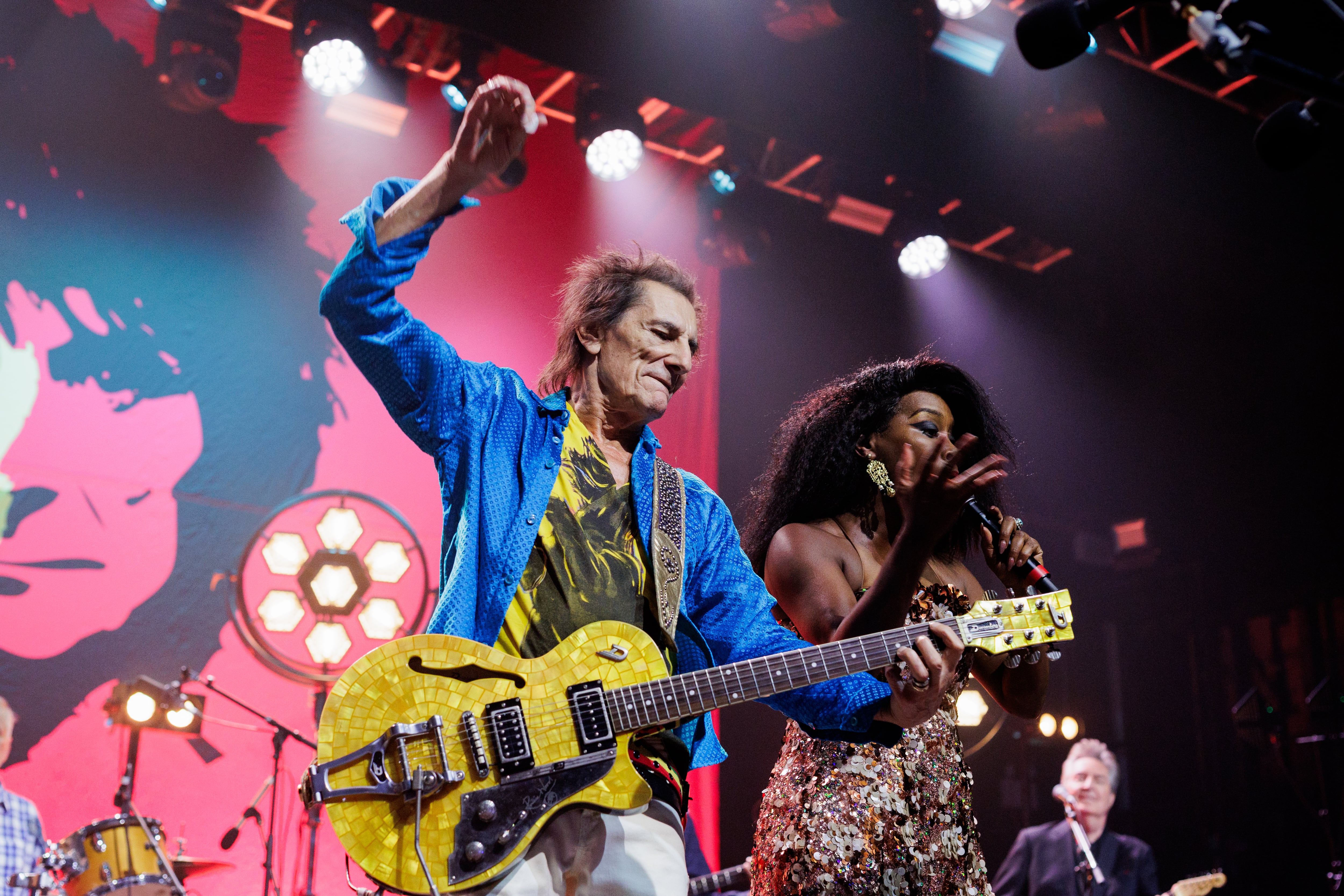 Concierto de Ronnie Wood en Chile se mueve al Teatro Caupolicán