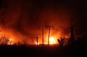 Explosiones tras ataques a centrales eléctricas en Lviv