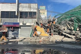 Entre 30 y 40 personas atrapadas tras el derrumbe de un edificio en Filipinas