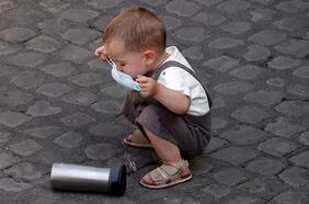 Hongos, bacterias y parásitos: análisis de laboratorio a las mascarillas de un grupo de niños descubrió presencia de un alto número de patógenos