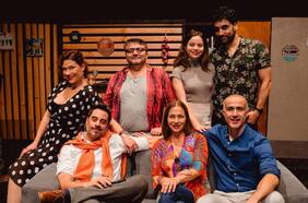 Perfectos desconocidos celebra sus 100 funciones en Teatro Nescafé de las Artes