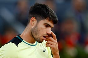 El bicampeón dice adiós: Carlos Alcaraz no levanta cabeza y cae ante Andrey Rublev en el Masters 1000 de Madrid