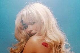 El áspero debate que levantó Sabrina Carpenter con la foto de su nuevo disco (y las conversaciones para traerla a Chile)