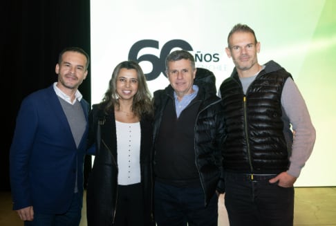 Helmut Heine, gerente de Flotas de Stellantis; Jessica Cid, gerente de Seguros de Forum; Alejandro Cousiño, gerente Comercial de Portillo; Bruno Chiarella, director comercial de Stellantis.